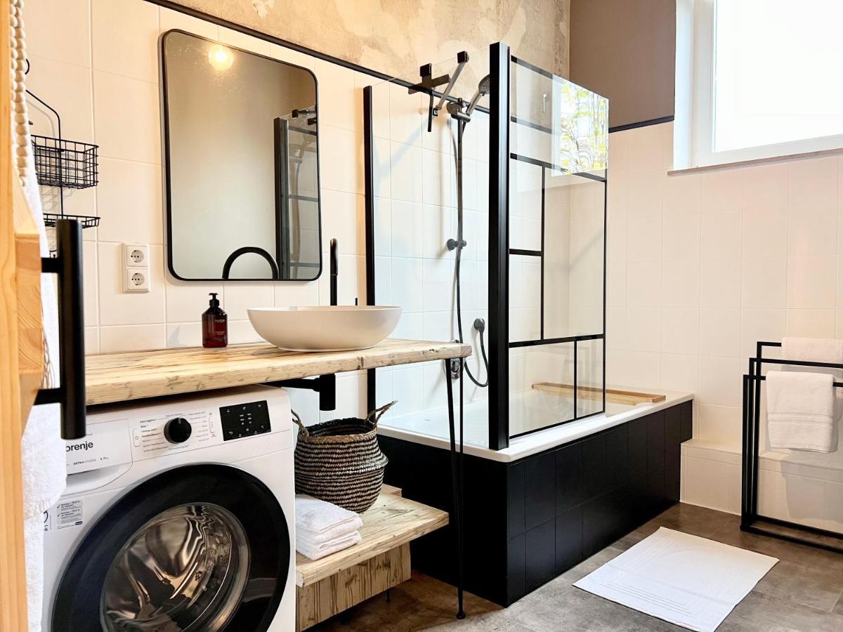Makers And Rooms Apartment 01 Pauline 110Qm Parkplatz 1-4 Personen Detmold Exteriör bild